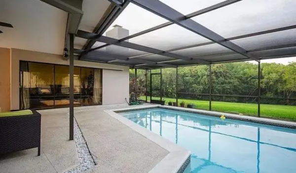 Pool-Enclosure-for-Hotel-Swimming-Pool