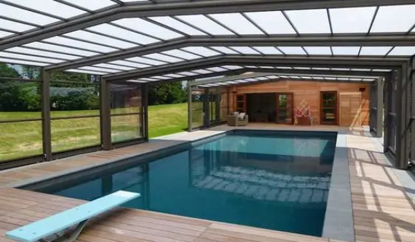 Pool-Enclosure-for-Private-Gathering