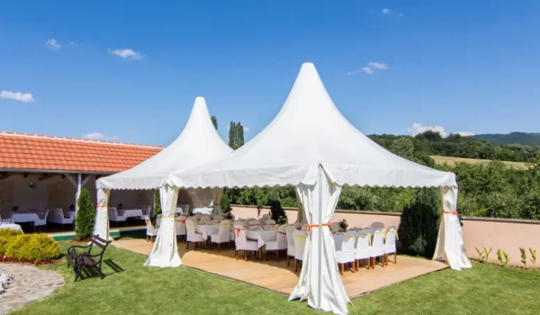 VIP-Platform-of-Wedding-Reception-768x512
